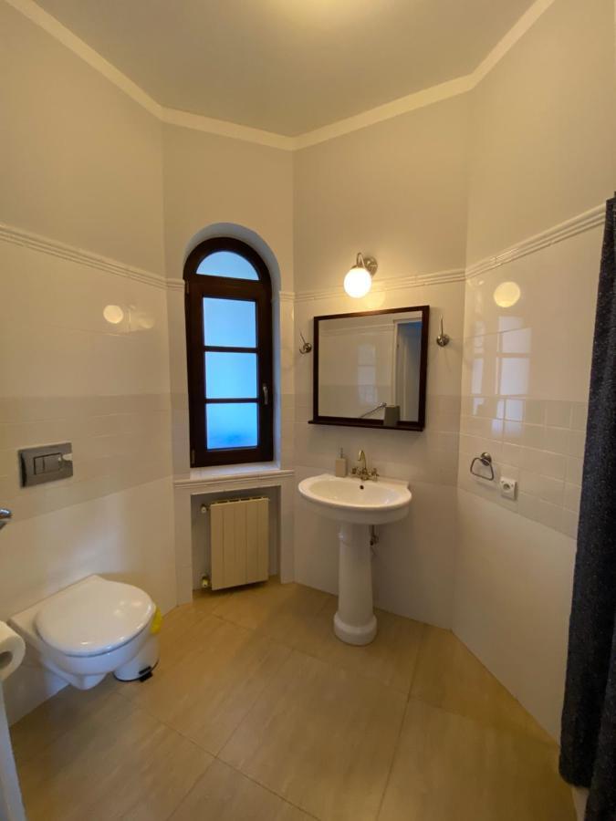 Krzysin Hotell Podkowa Leśna Eksteriør bilde