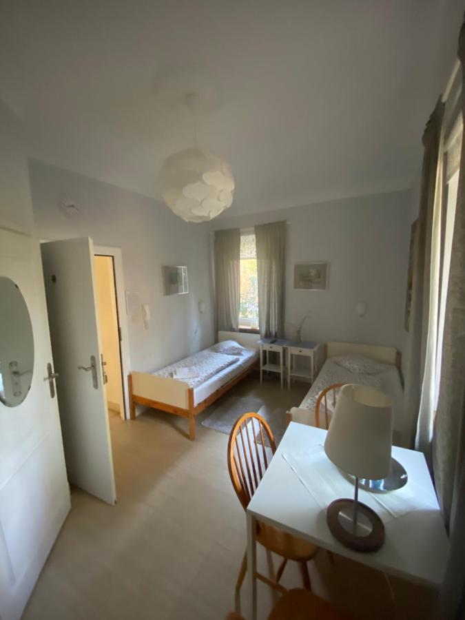 Krzysin Hotell Podkowa Leśna Eksteriør bilde